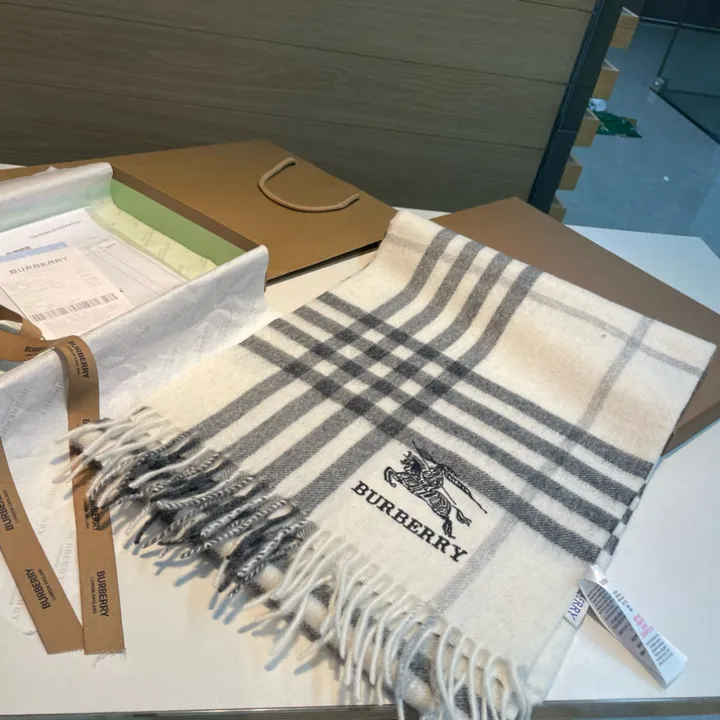 スーパーコピー バーバリー ス マフラー