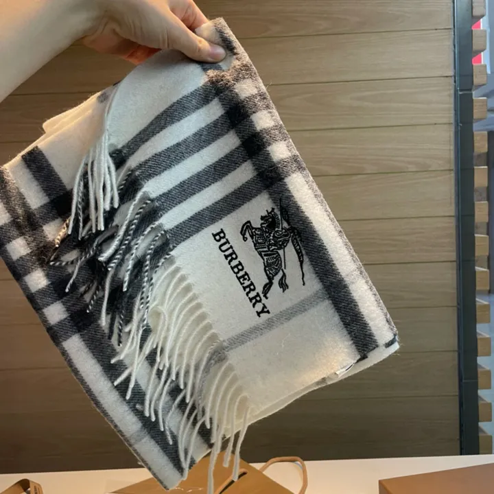 スーパーコピー バーバリー ス マフラー