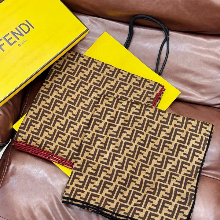 スーパーコピー フェンディ マフラー