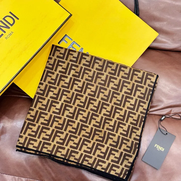 スーパーコピー フェンディ マフラー