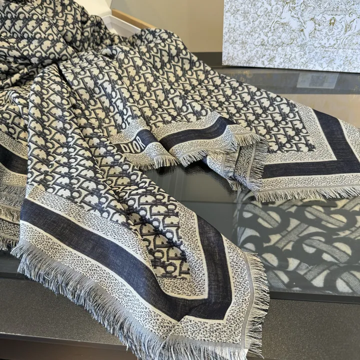 スーパーコピー ディオール マフラー