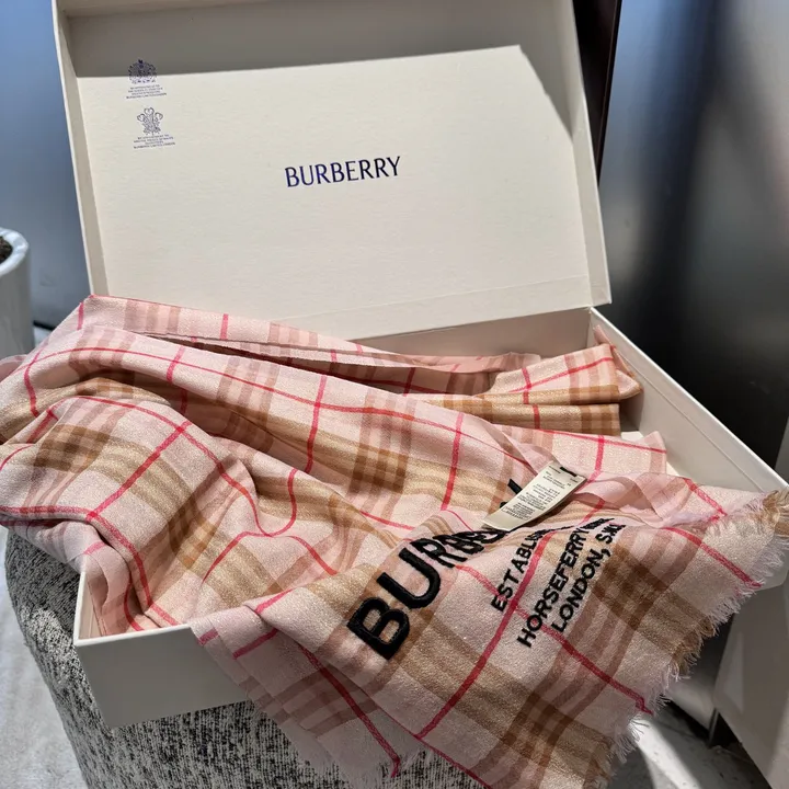 スーパーコピー バーバリー ス マフラー