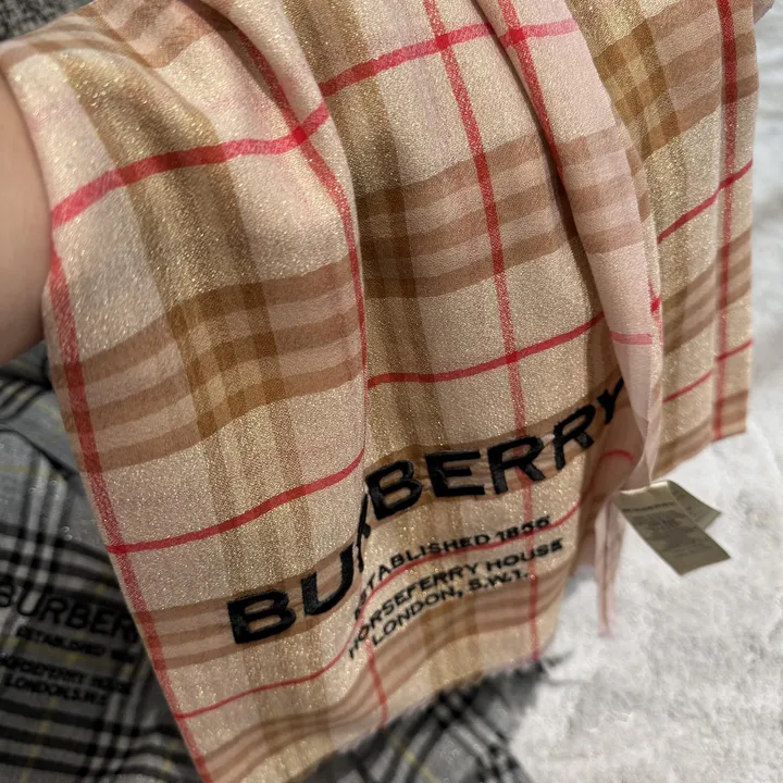 スーパーコピー バーバリー ス マフラー