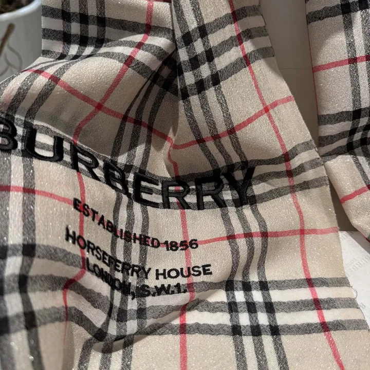 スーパーコピー バーバリー ス マフラー