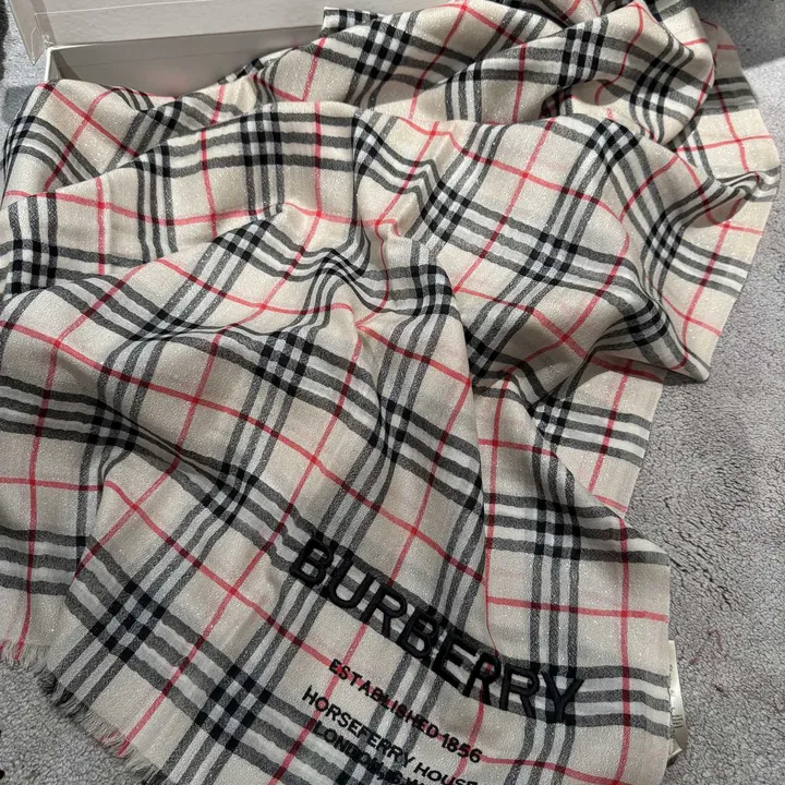 スーパーコピー バーバリー ス マフラー