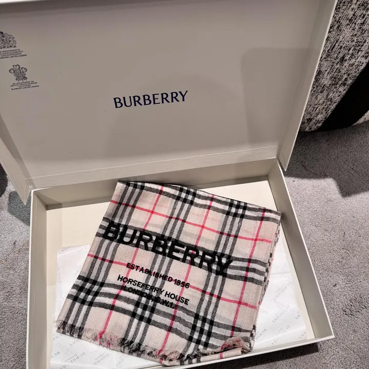 スーパーコピー バーバリー ス マフラー