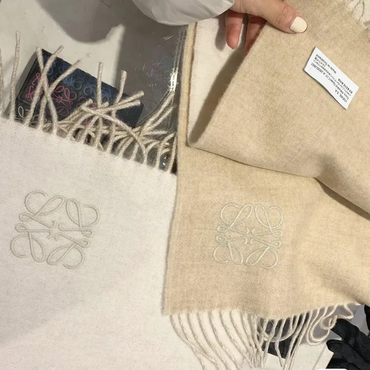 スーパーコピー ロエベ マフラー