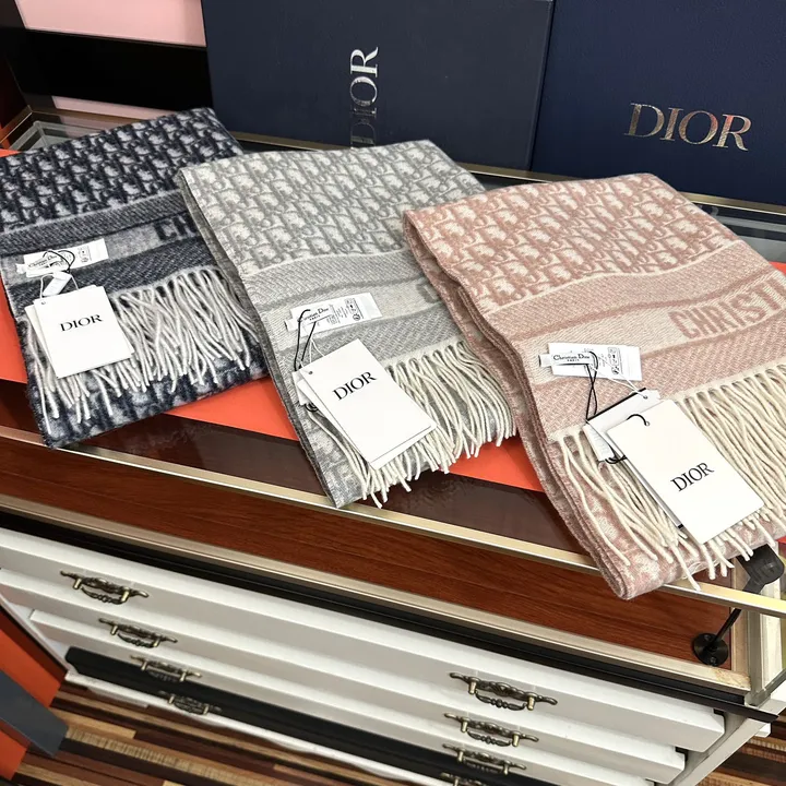 スーパーコピー ディオール マフラー