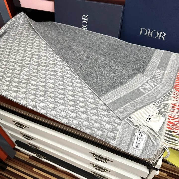 スーパーコピー ディオール マフラー