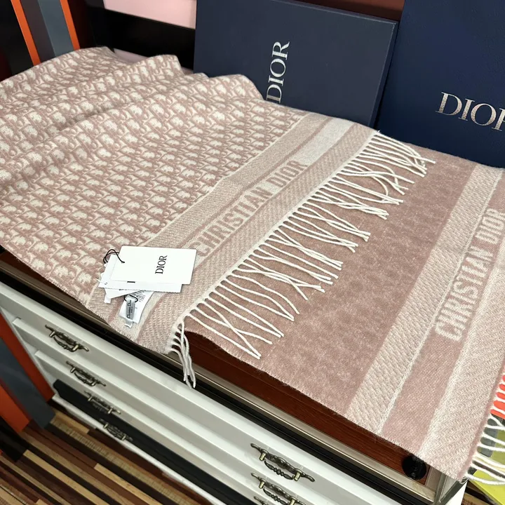 スーパーコピー ディオール マフラー