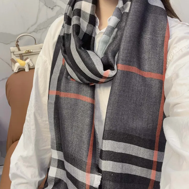 スーパーコピー バーバリー ス マフラー