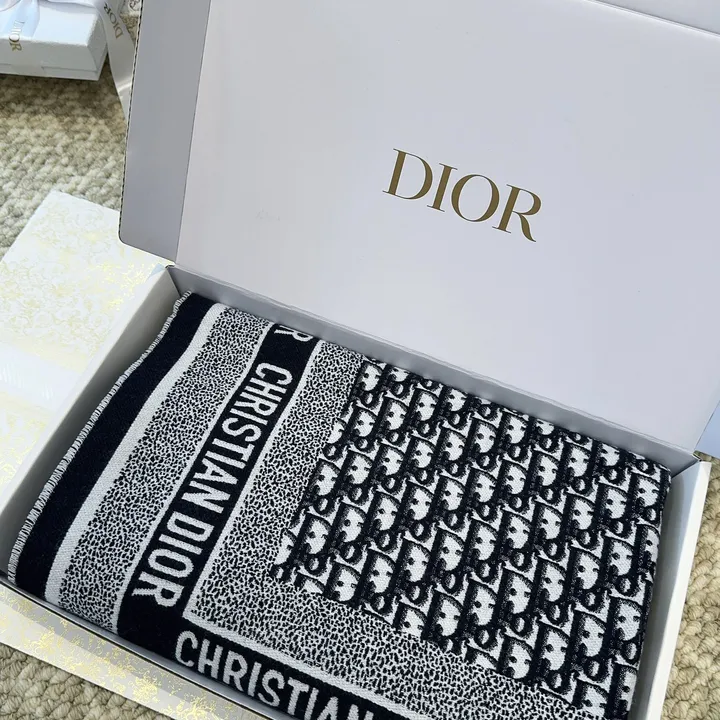 スーパーコピー ディオール マフラー