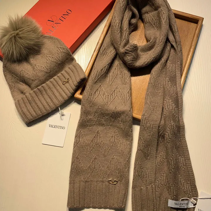 スーパーコピー ヴァレンティノ マフラー