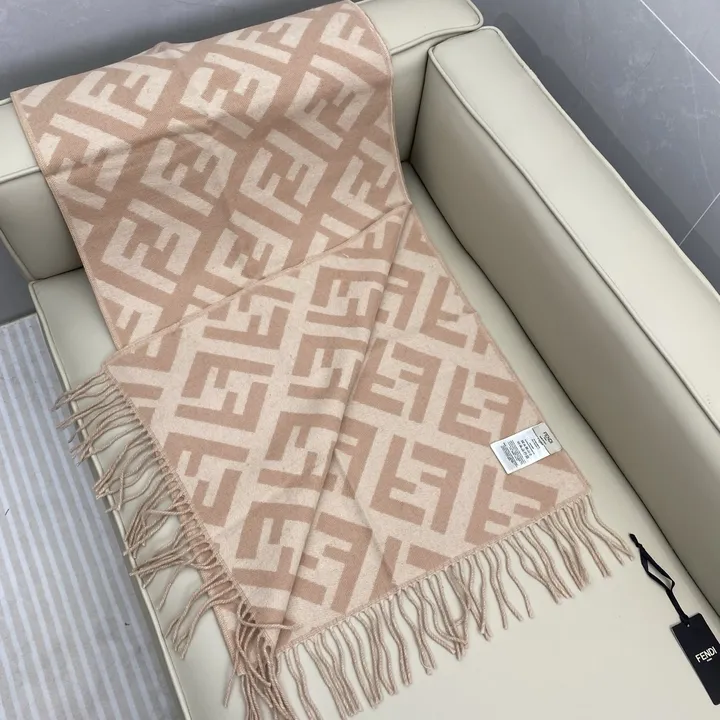 スーパーコピー フェンディ マフラー