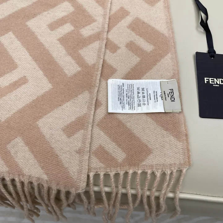 スーパーコピー フェンディ マフラー