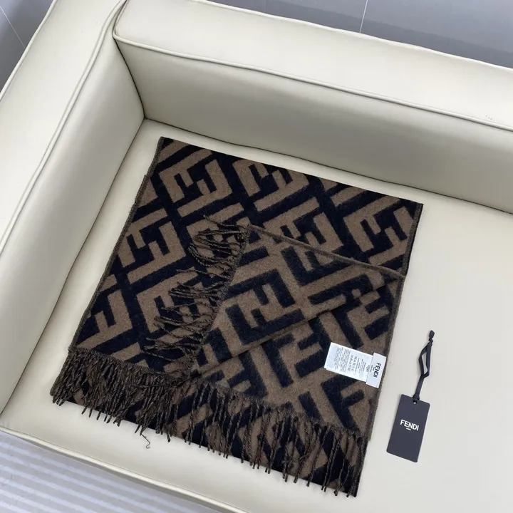 スーパーコピー フェンディ マフラー