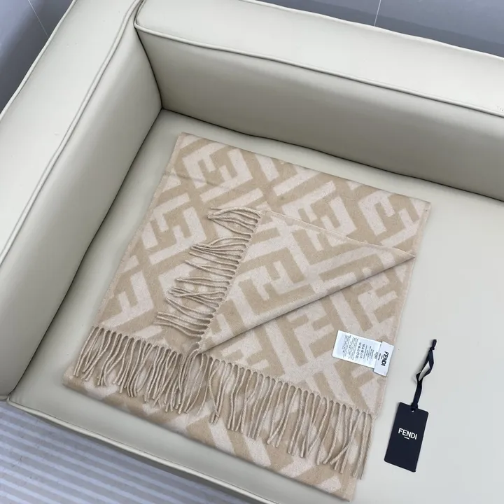 スーパーコピー フェンディ マフラー