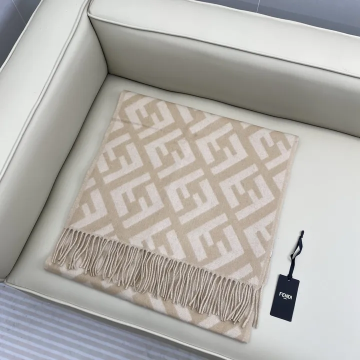 スーパーコピー フェンディ マフラー