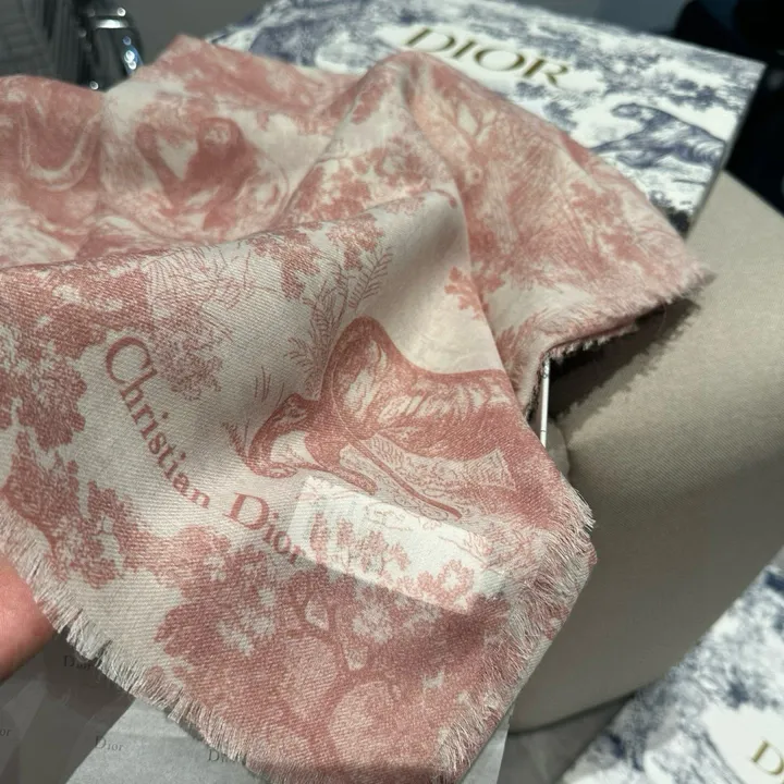 スーパーコピー ディオール マフラー