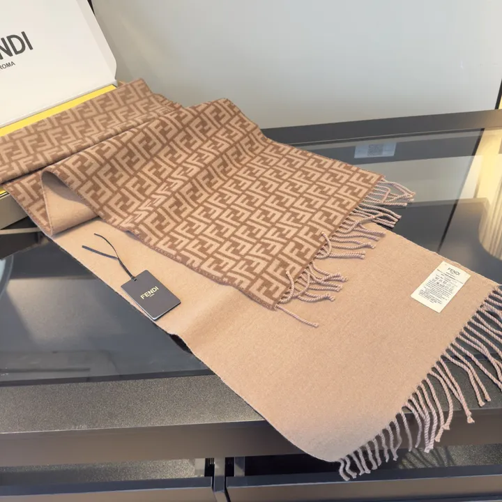 スーパーコピー フェンディ マフラー