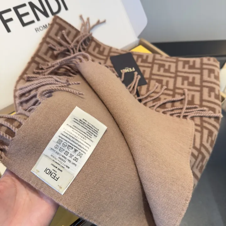 スーパーコピー フェンディ マフラー