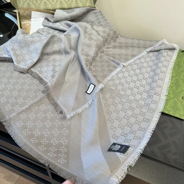 スーパーコピー グッチ マフラー