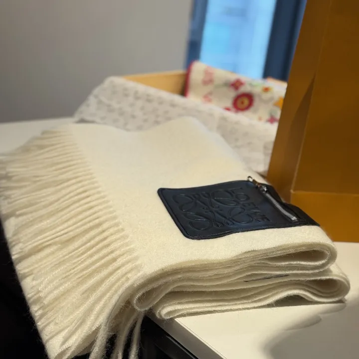 スーパーコピー ロエベ マフラー