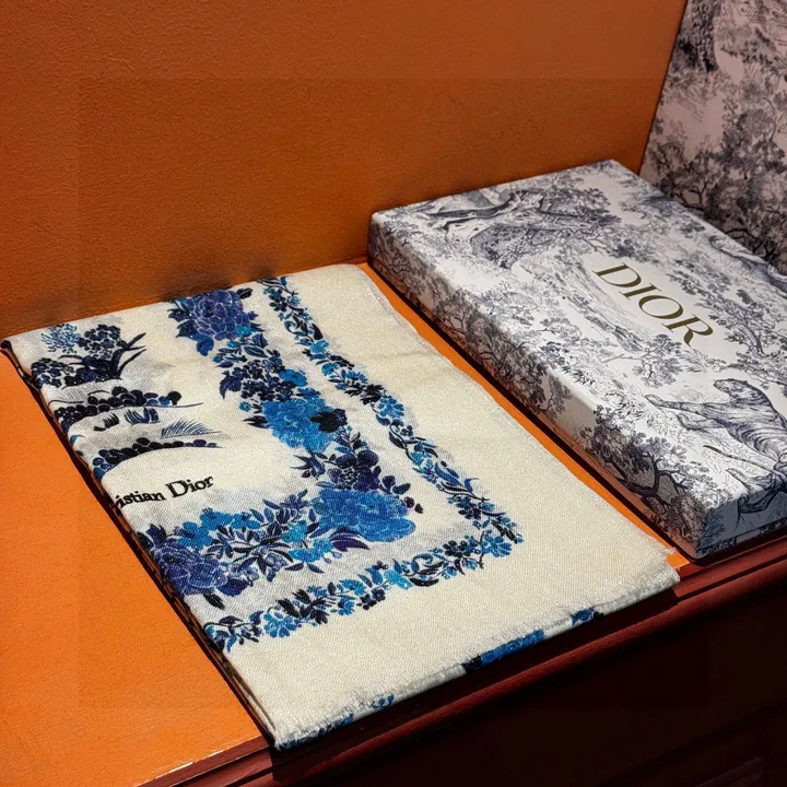 スーパーコピー ディオール マフラー