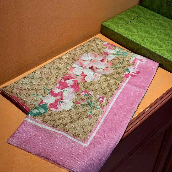 スーパーコピー グッチ マフラー