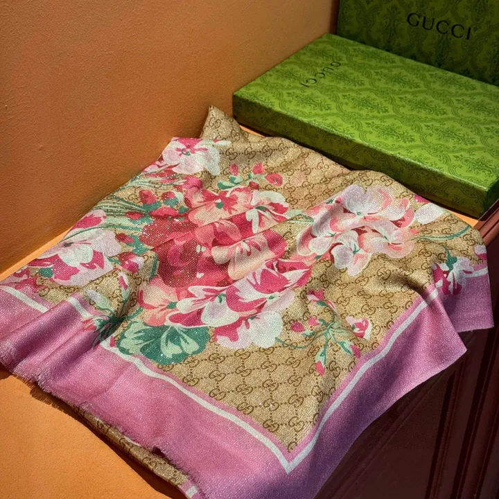 スーパーコピー グッチ マフラー