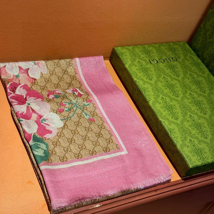 スーパーコピー グッチ マフラー