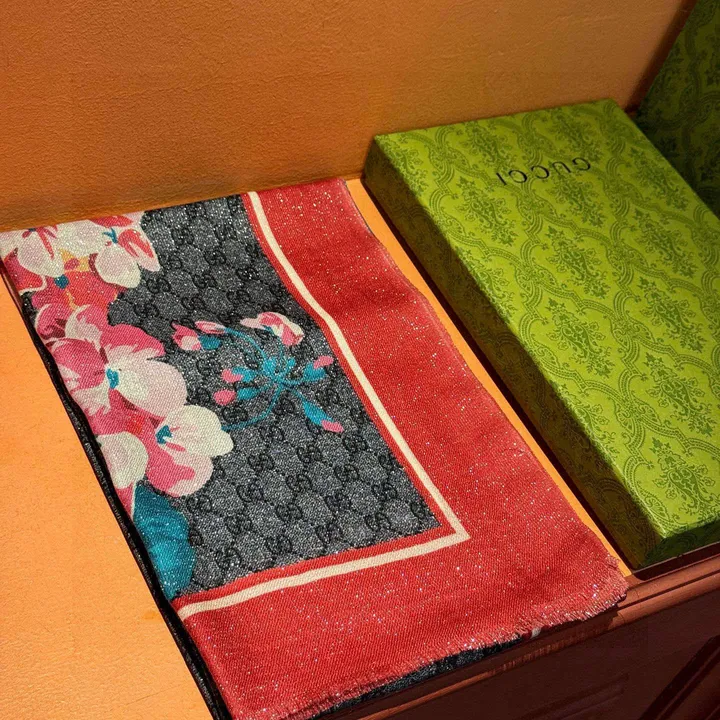 スーパーコピー グッチ マフラー