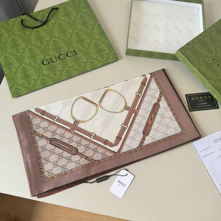 スーパーコピー グッチ マフラー