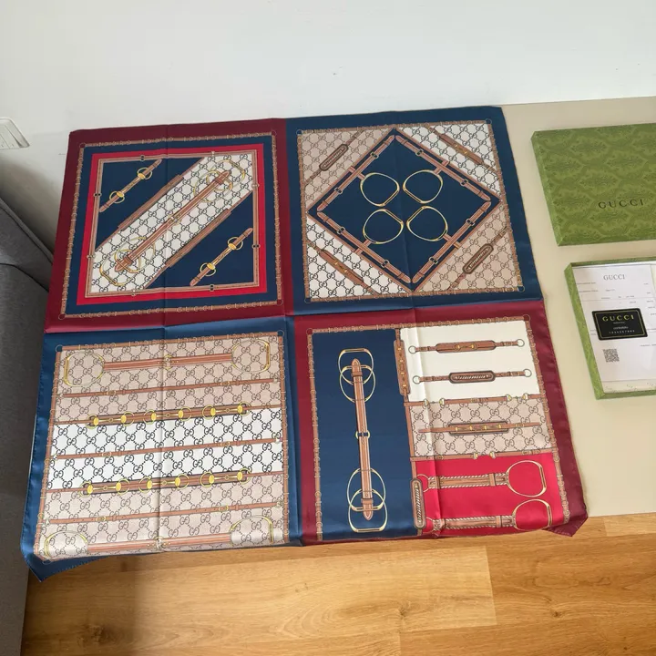 スーパーコピー グッチ マフラー