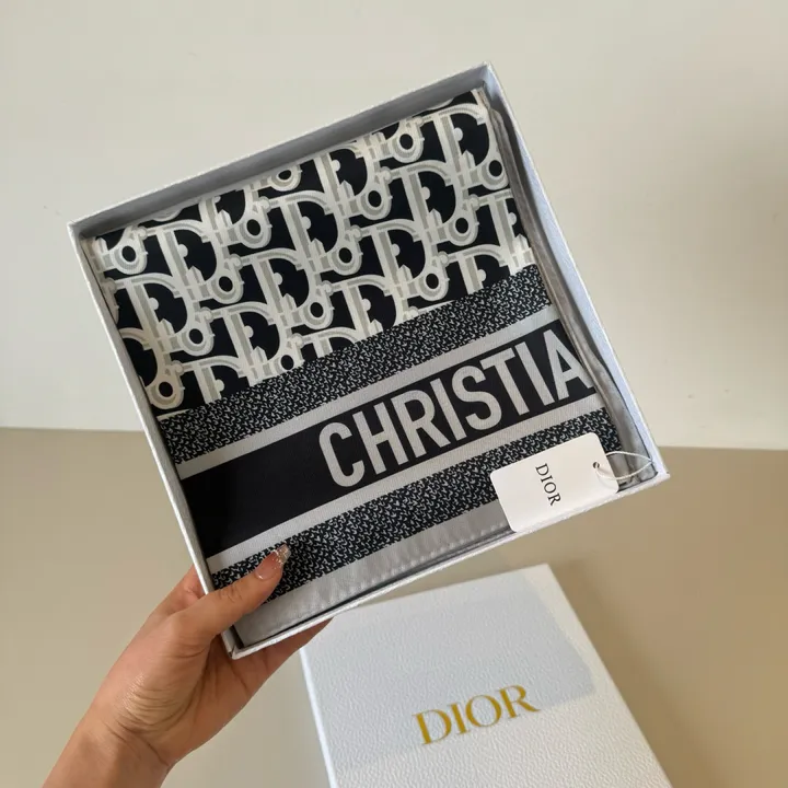 スーパーコピー ディオール マフラー