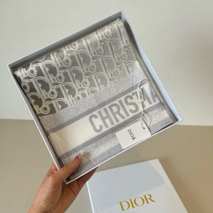 スーパーコピー ディオール マフラー