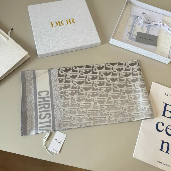 スーパーコピー ディオール マフラー