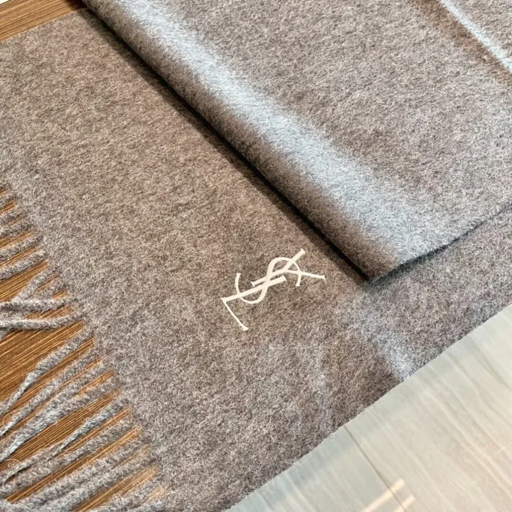 スーパーコピー バレンシアガ マフラー