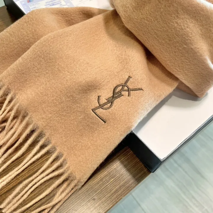 スーパーコピー バレンシアガ マフラー