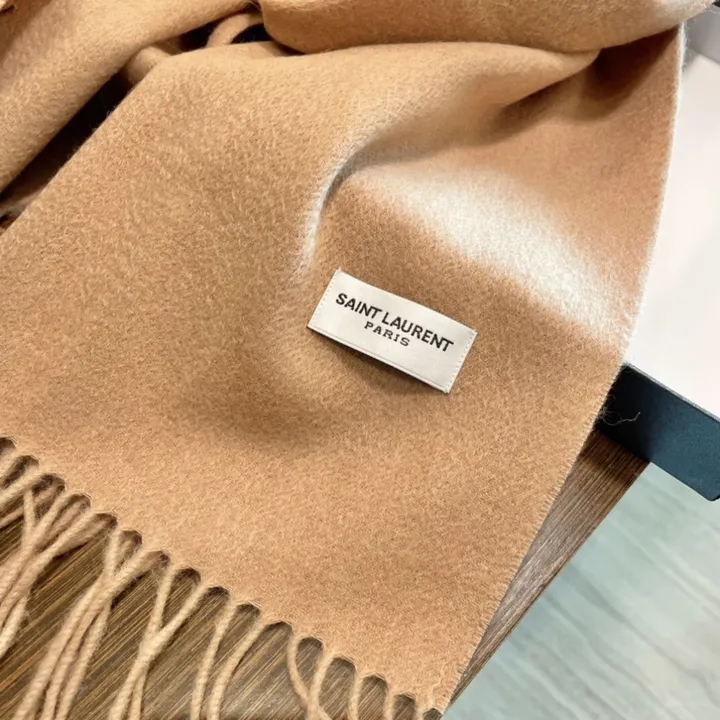 スーパーコピー バレンシアガ マフラー