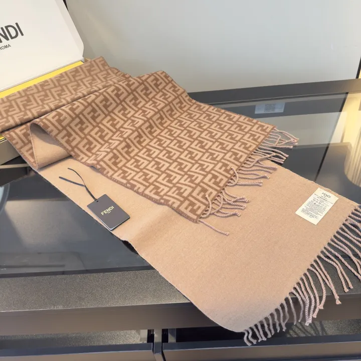 スーパーコピー フェンディ マフラー