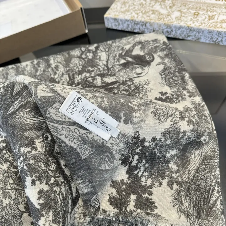 スーパーコピー ディオール マフラー