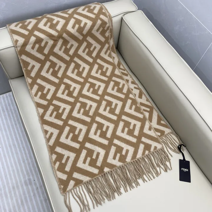 スーパーコピー フェンディ マフラー