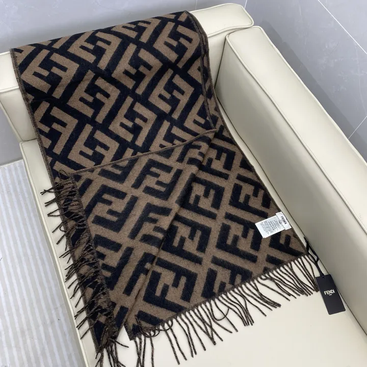 スーパーコピー フェンディ マフラー