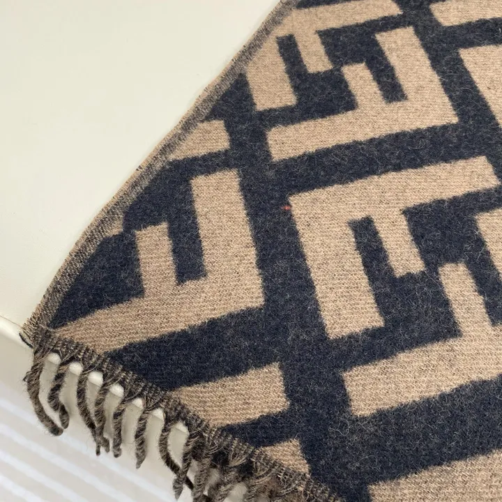 スーパーコピー フェンディ マフラー