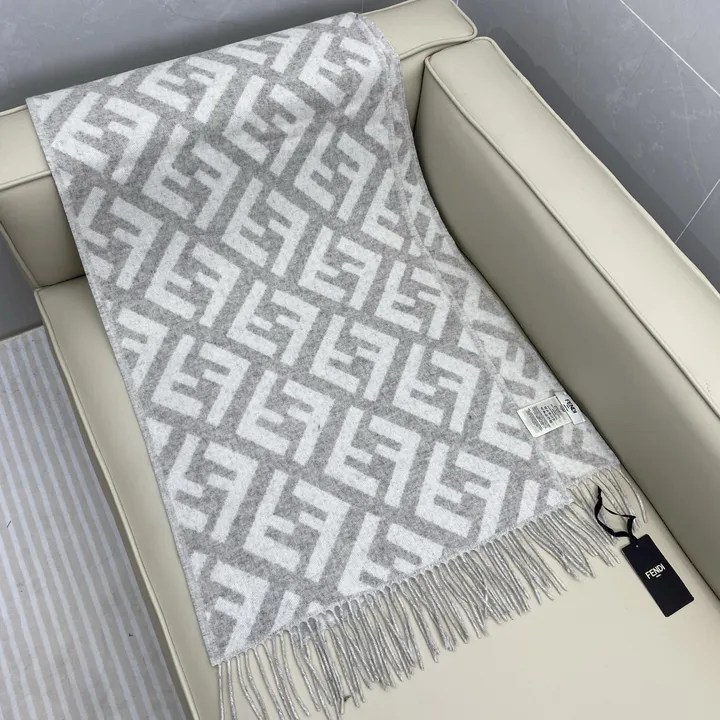 スーパーコピー フェンディ マフラー