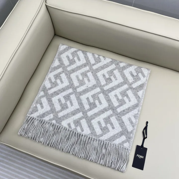 スーパーコピー フェンディ マフラー