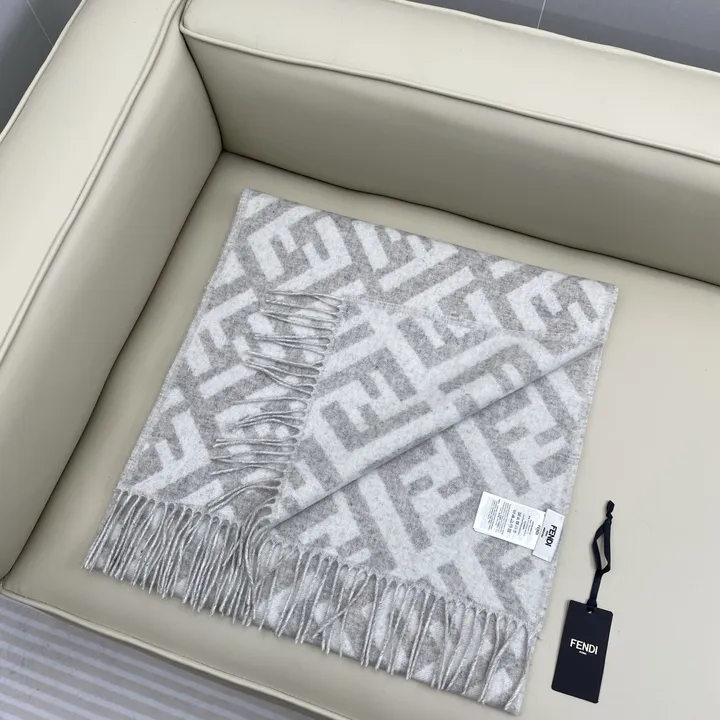 スーパーコピー フェンディ マフラー