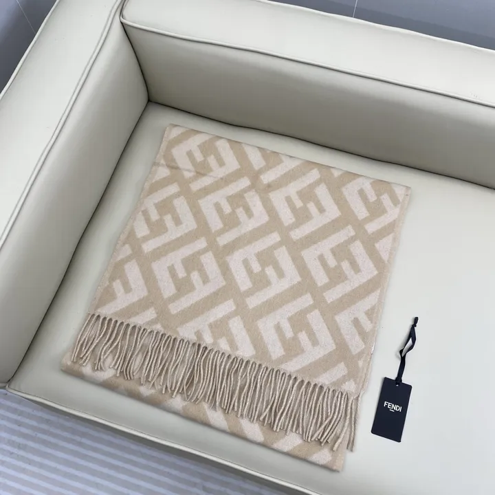 スーパーコピー フェンディ マフラー