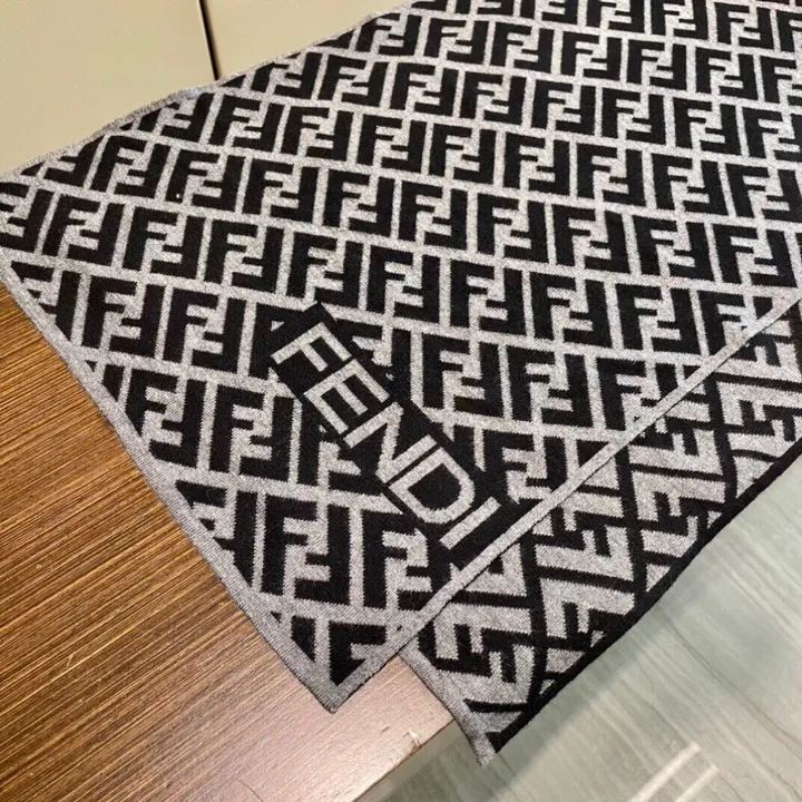 スーパーコピー フェンディ マフラー